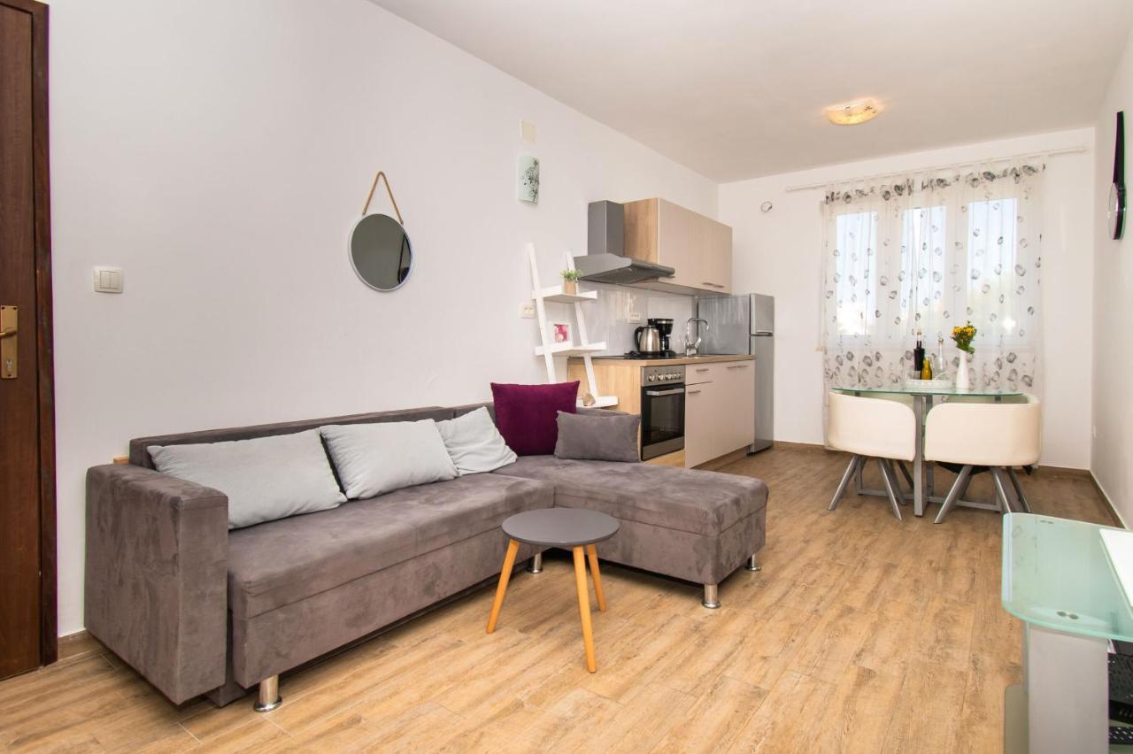 וודיצה Apartments Happy Place מראה חיצוני תמונה