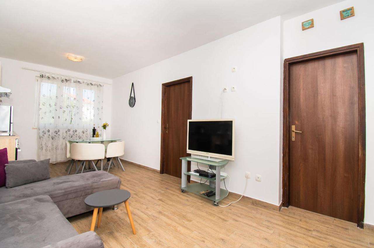 וודיצה Apartments Happy Place מראה חיצוני תמונה